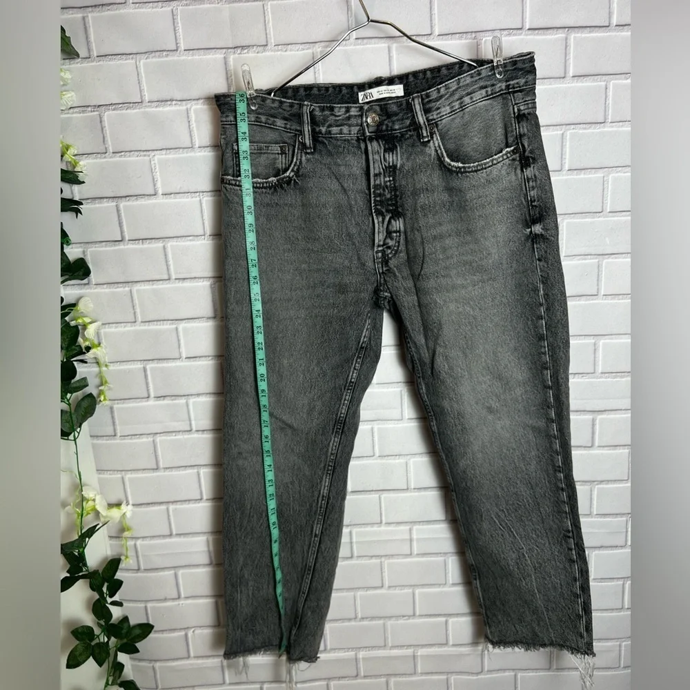 Zara denimwear Men’s gray wash Jeans/size 34